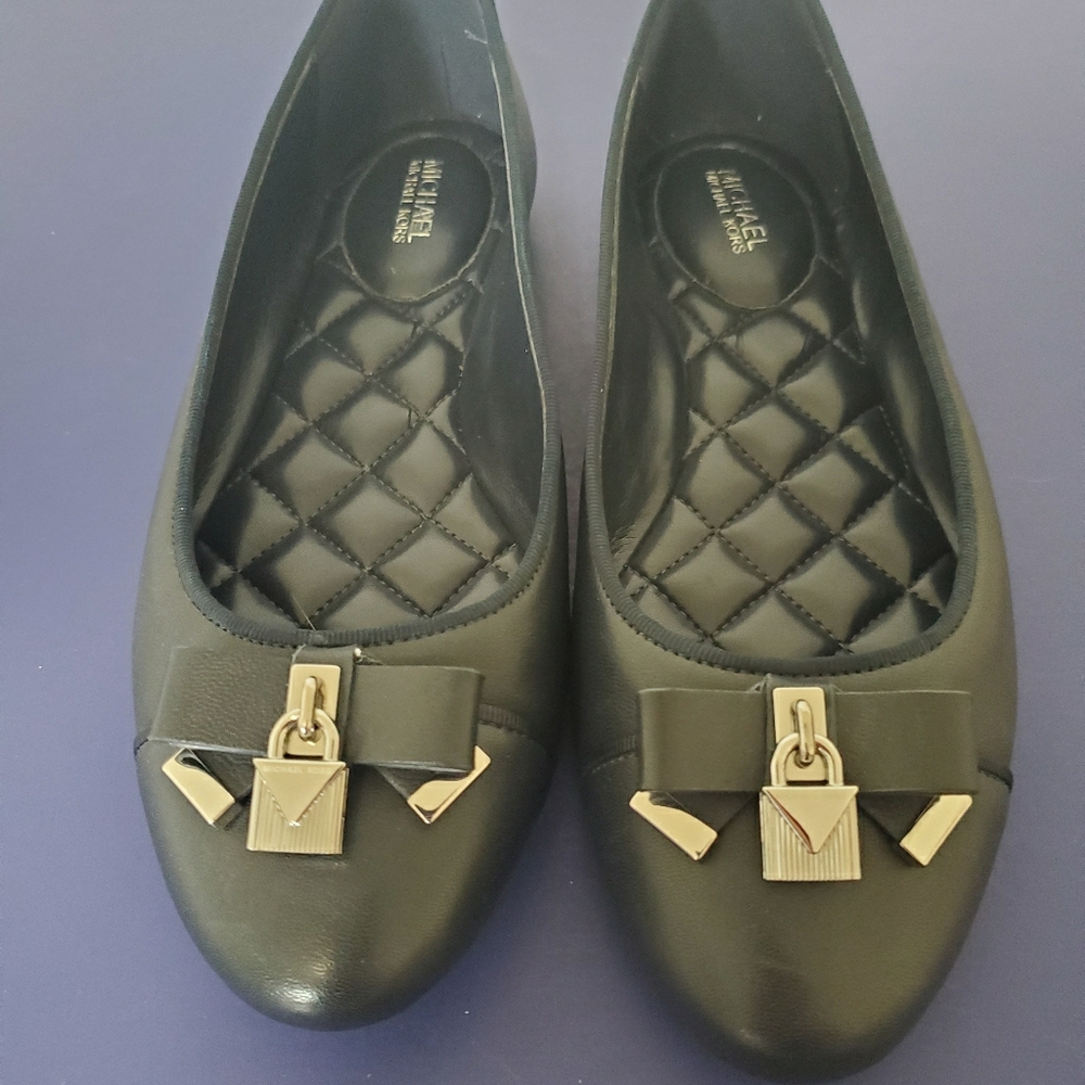 NEW Michael Kors navy blue flats